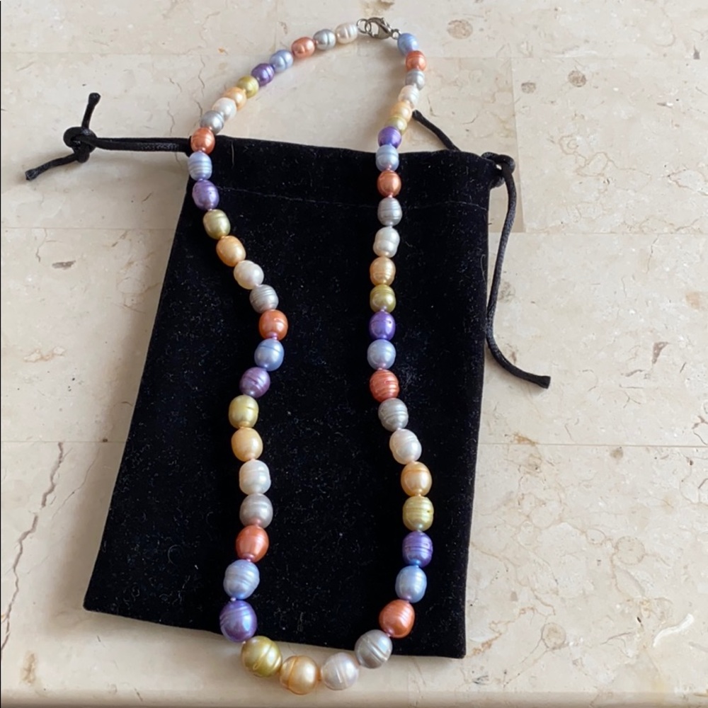 Multicolored pearl necklace
